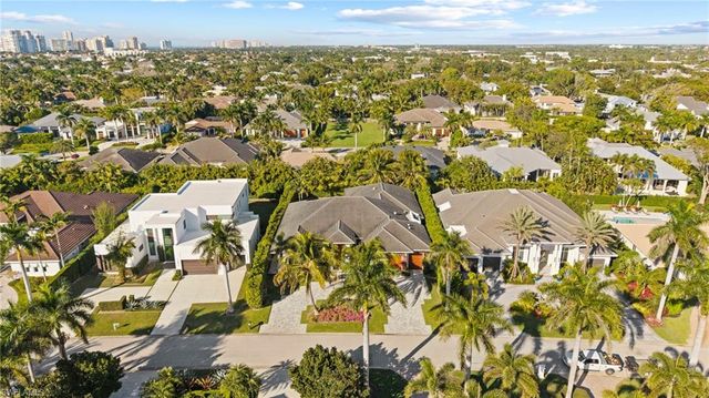 655 Starboard DR, Naples, FL 34103