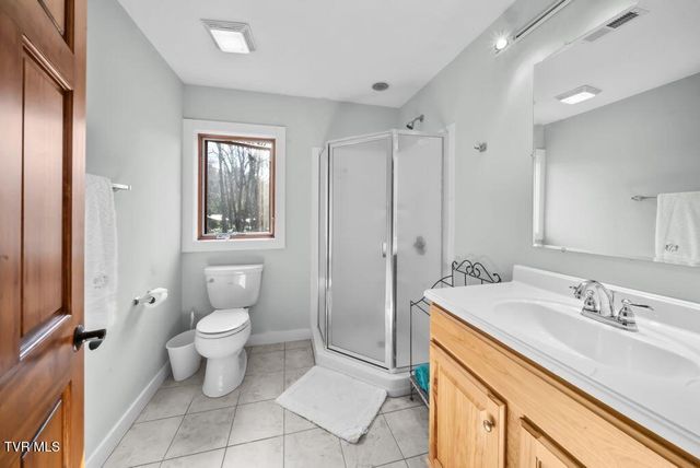 342 Ripshin Lake Road, Roan Mountain, TN 37687