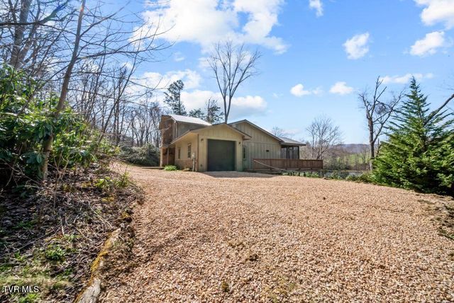 342 Ripshin Lake Road, Roan Mountain, TN 37687