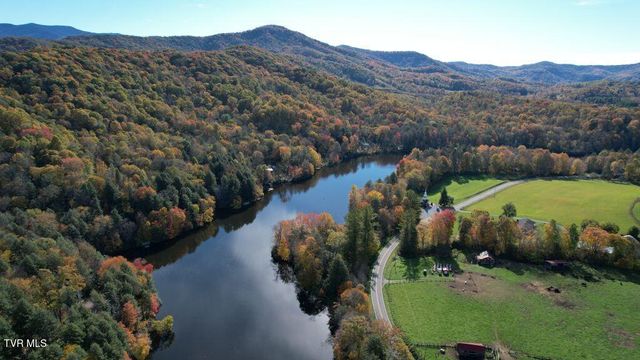342 Ripshin Lake Road, Roan Mountain, TN 37687