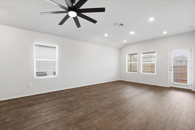 228 Skipping Stone LN, San Marcos, TX 78666