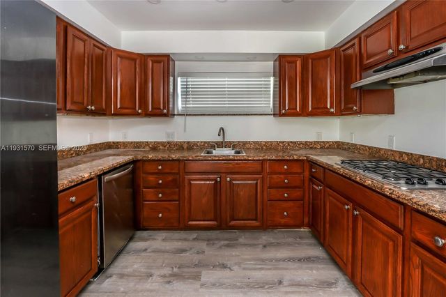 1404 Plunkett St, Hollywood, FL 33020