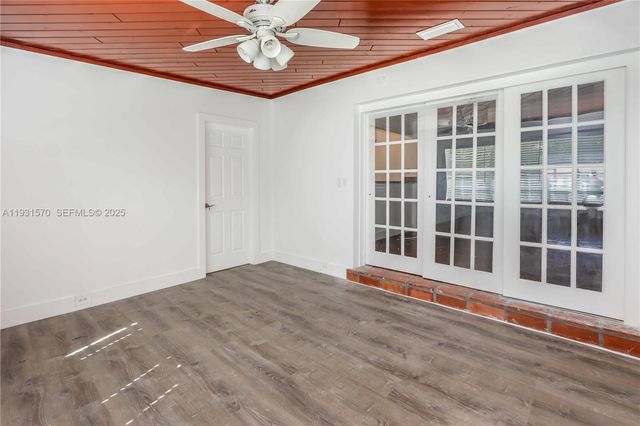 1404 Plunkett St, Hollywood, FL 33020