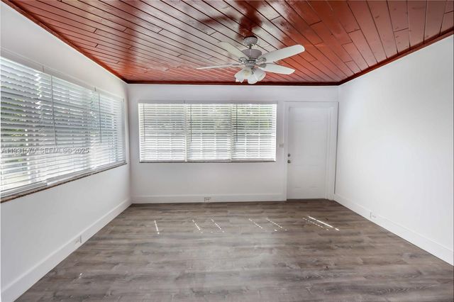 1404 Plunkett St, Hollywood, FL 33020