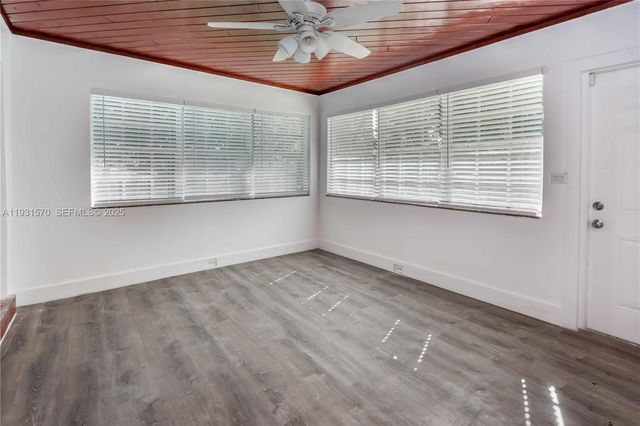 1404 Plunkett St, Hollywood, FL 33020