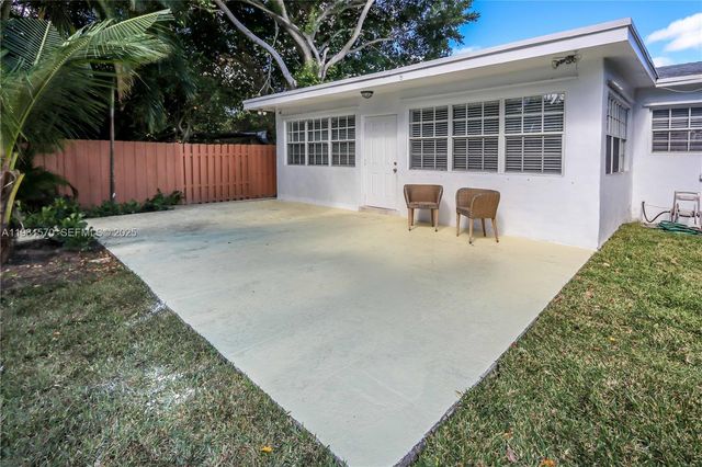 1404 Plunkett St, Hollywood, FL 33020