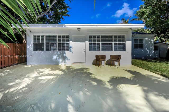 1404 Plunkett St, Hollywood, FL 33020