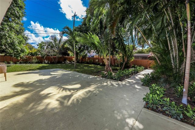 1404 Plunkett St, Hollywood, FL 33020