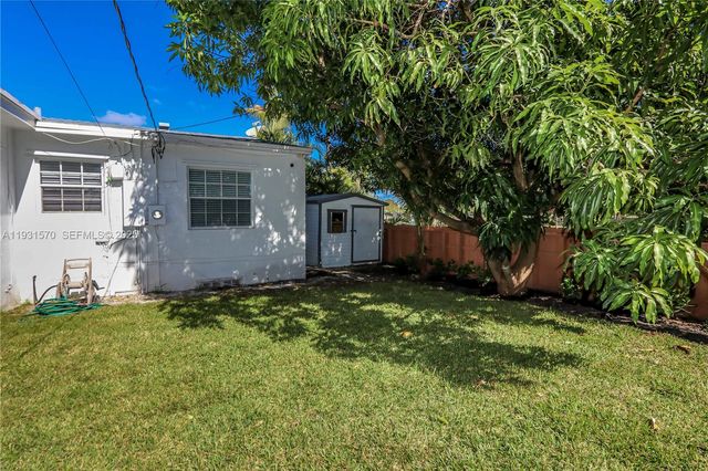 1404 Plunkett St, Hollywood, FL 33020