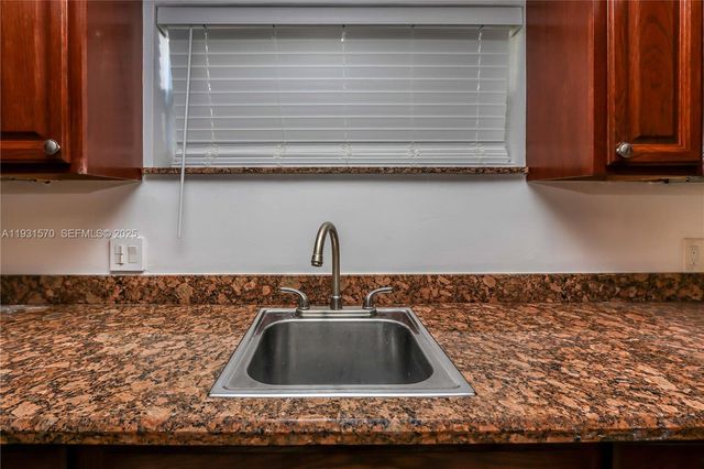 1404 Plunkett St, Hollywood, FL 33020