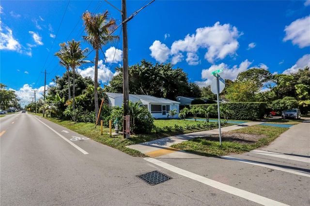 1404 Plunkett St, Hollywood, FL 33020