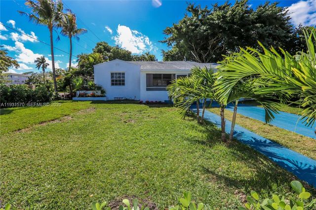 1404 Plunkett St, Hollywood, FL 33020