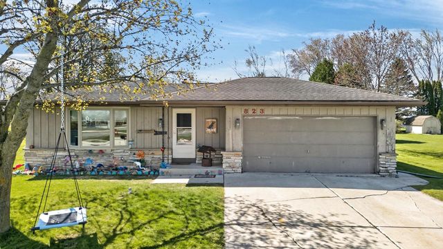 823 Tyler ROAD, Howards Grove, WI 53083