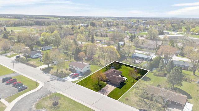 823 Tyler ROAD, Howards Grove, WI 53083
