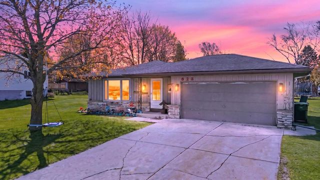 823 Tyler ROAD, Howards Grove, WI 53083