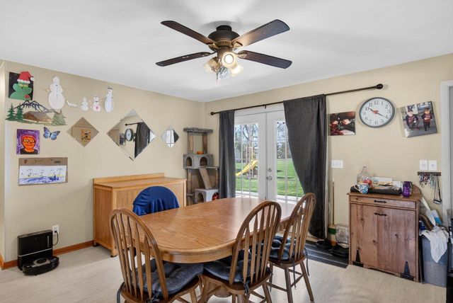 823 Tyler ROAD, Howards Grove, WI 53083