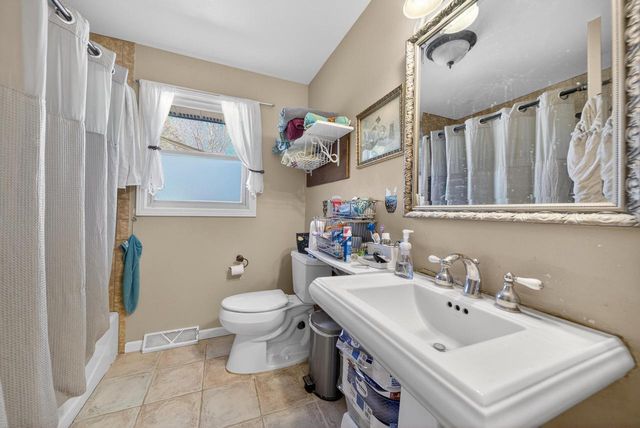 823 Tyler ROAD, Howards Grove, WI 53083