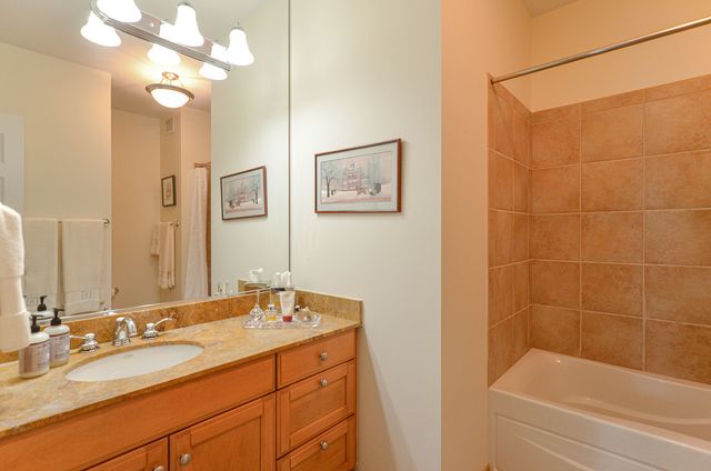 25 E Superior Street 3701, Chicago, IL 60611