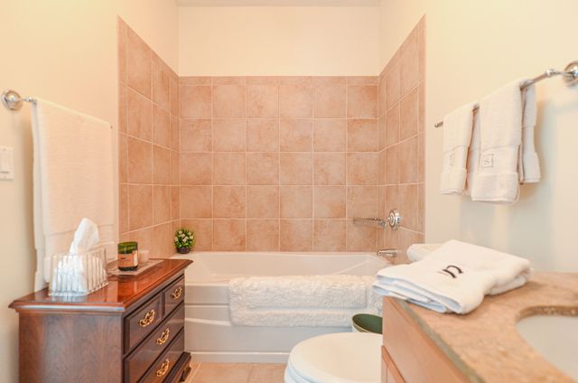 25 E Superior Street 3701, Chicago, IL 60611