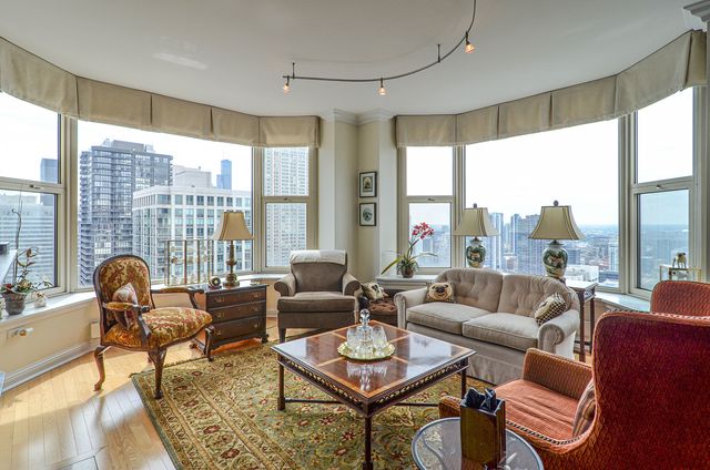 25 E Superior Street 3701, Chicago, IL 60611
