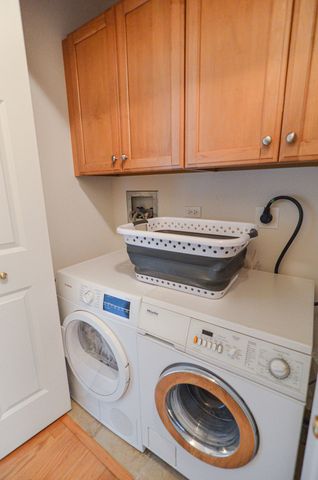 25 E Superior Street 3701, Chicago, IL 60611