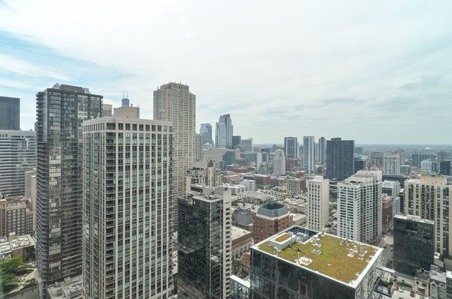 25 E Superior Street 3701, Chicago, IL 60611
