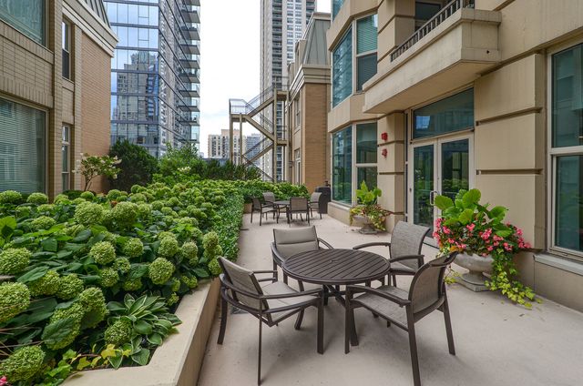 25 E Superior Street 3701, Chicago, IL 60611