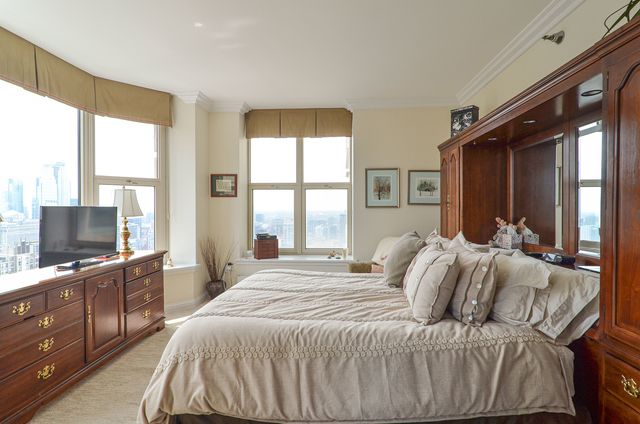25 E Superior Street 3701, Chicago, IL 60611