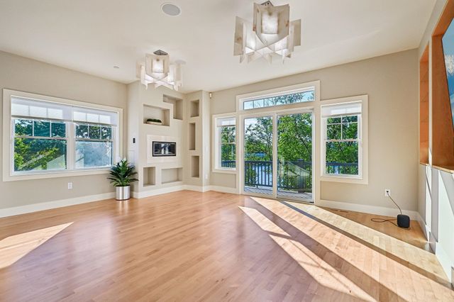 81 Riverwalk Way Unit 2A, Manchester, NH 03101