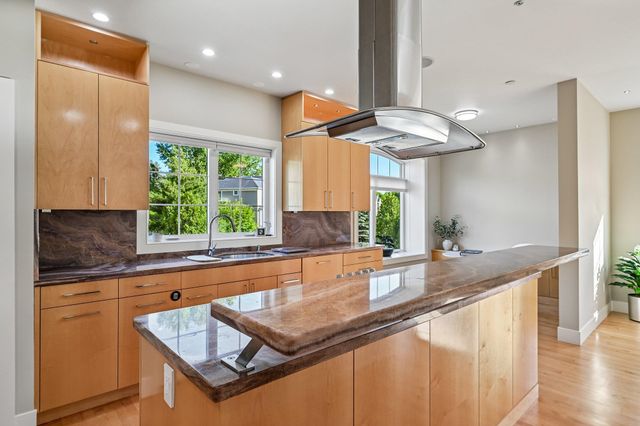 81 Riverwalk Way Unit 2A, Manchester, NH 03101