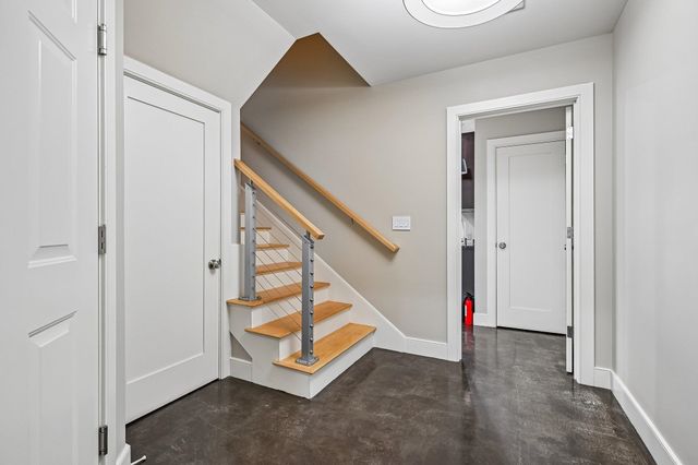 81 Riverwalk Way Unit 2A, Manchester, NH 03101