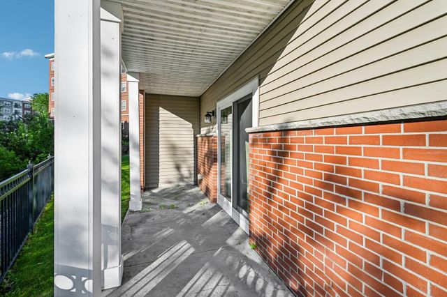 81 Riverwalk Way Unit 2A, Manchester, NH 03101