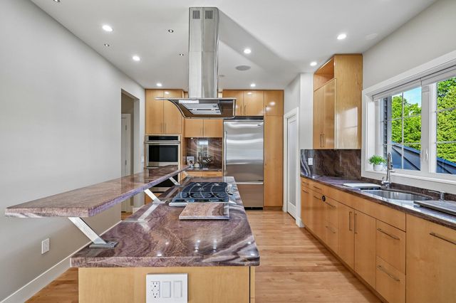 81 Riverwalk Way Unit 2A, Manchester, NH 03101