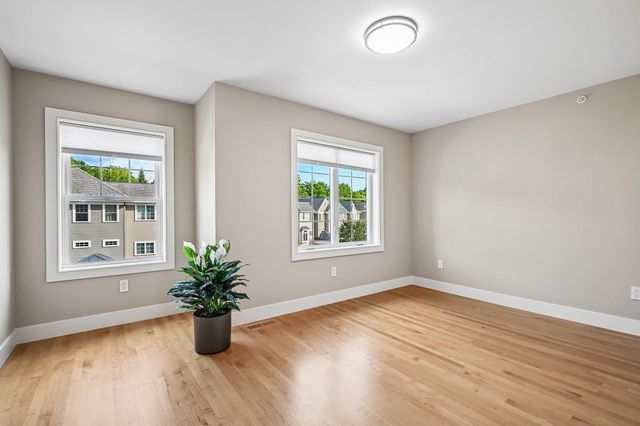 81 Riverwalk Way Unit 2A, Manchester, NH 03101