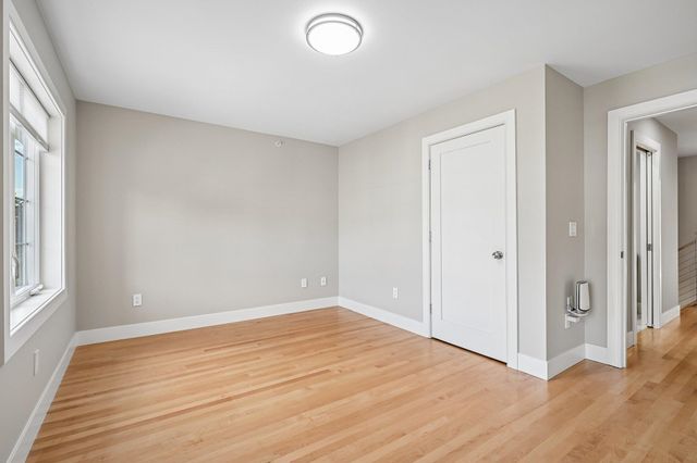 81 Riverwalk Way Unit 2A, Manchester, NH 03101