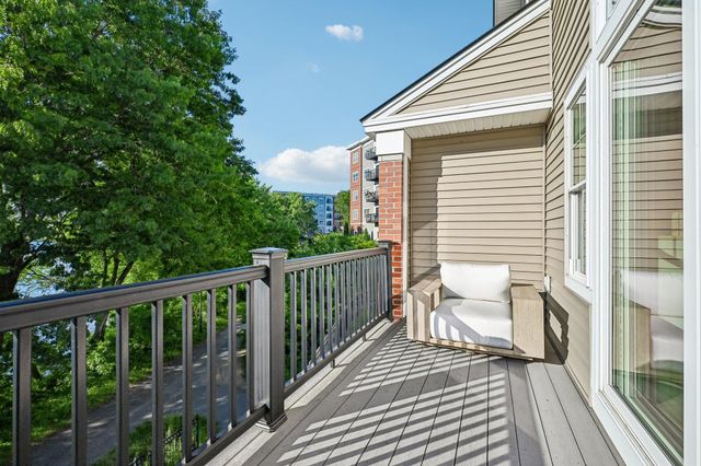 81 Riverwalk Way Unit 2A, Manchester, NH 03101