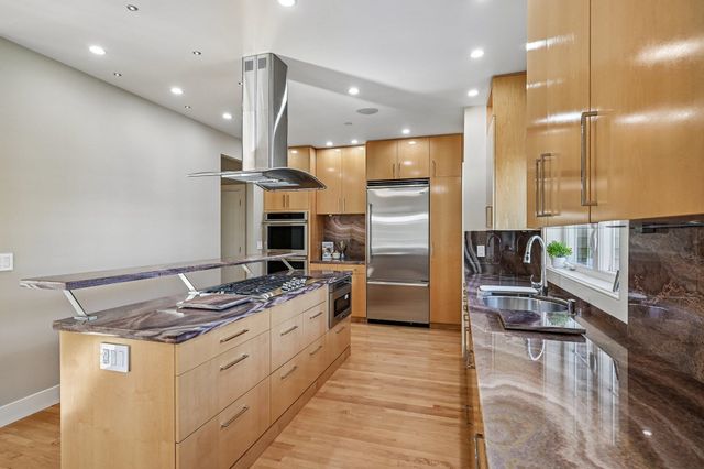 81 Riverwalk Way Unit 2A, Manchester, NH 03101