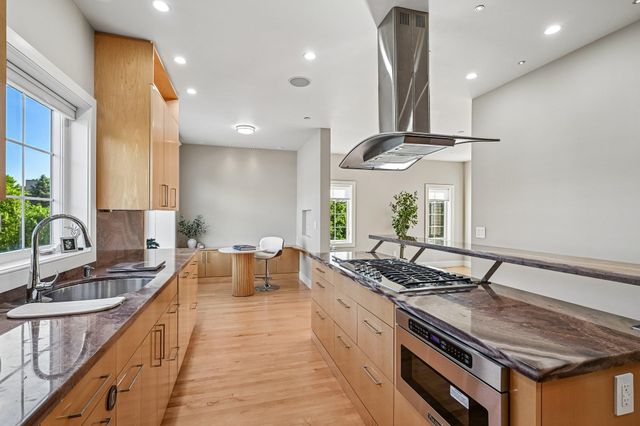 81 Riverwalk Way Unit 2A, Manchester, NH 03101
