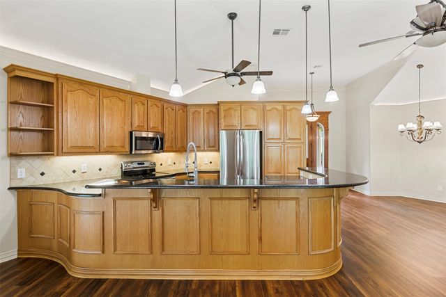 207 Tonkawa Trail, Corsicana, TX 75109