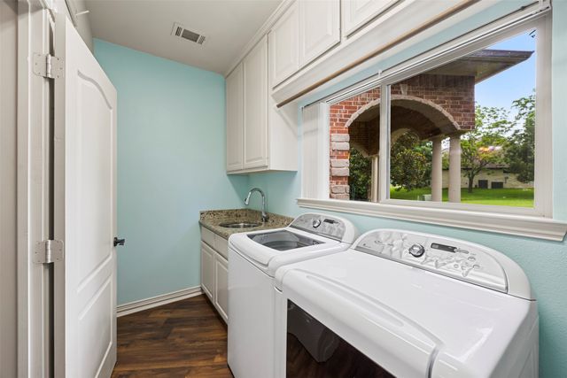 207 Tonkawa Trail, Corsicana, TX 75109