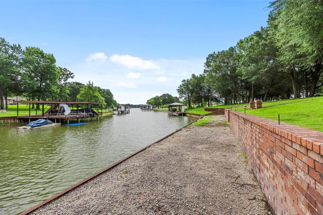 207 Tonkawa Trail, Corsicana, TX 75109