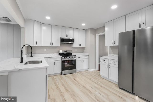 4223 AVON DRIVE, Montclair, VA 22025