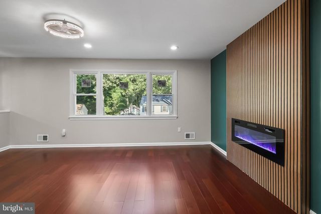 4223 AVON DRIVE, Montclair, VA 22025