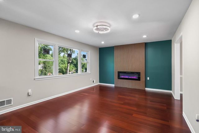 4223 AVON DRIVE, Montclair, VA 22025