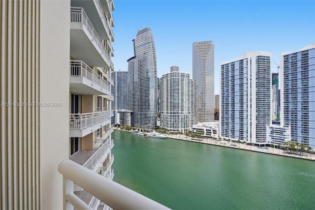 888 Brickell Key Dr 2010, Miami, FL 33131