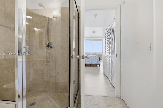 888 Brickell Key Dr 2010, Miami, FL 33131