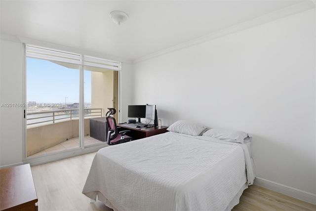 888 Brickell Key Dr 2010, Miami, FL 33131