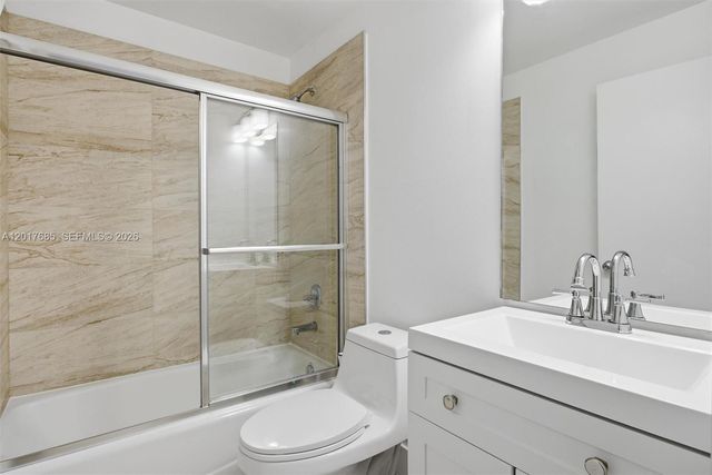 888 Brickell Key Dr 2010, Miami, FL 33131
