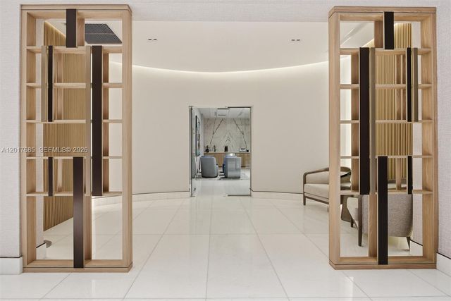 888 Brickell Key Dr 2010, Miami, FL 33131