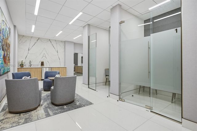 888 Brickell Key Dr 2010, Miami, FL 33131